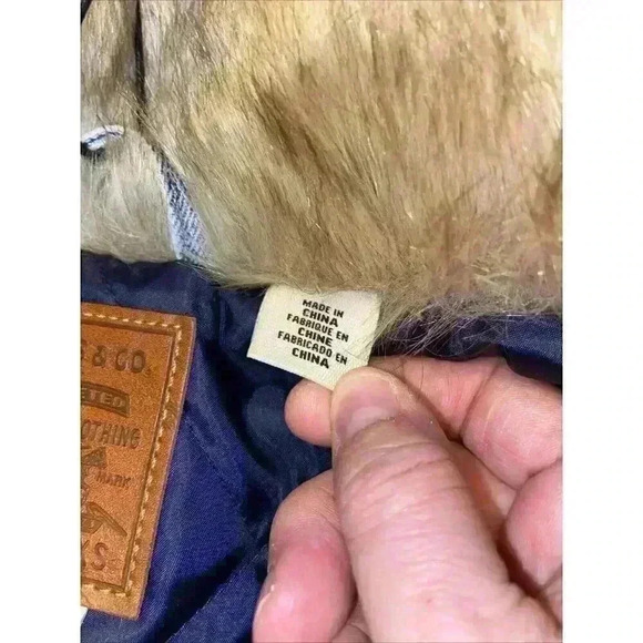 Levi's Premium Women's Oversized Faux Fur Trucker Jacket XS Blue Denim Furry Fur - Picture 7 of 12